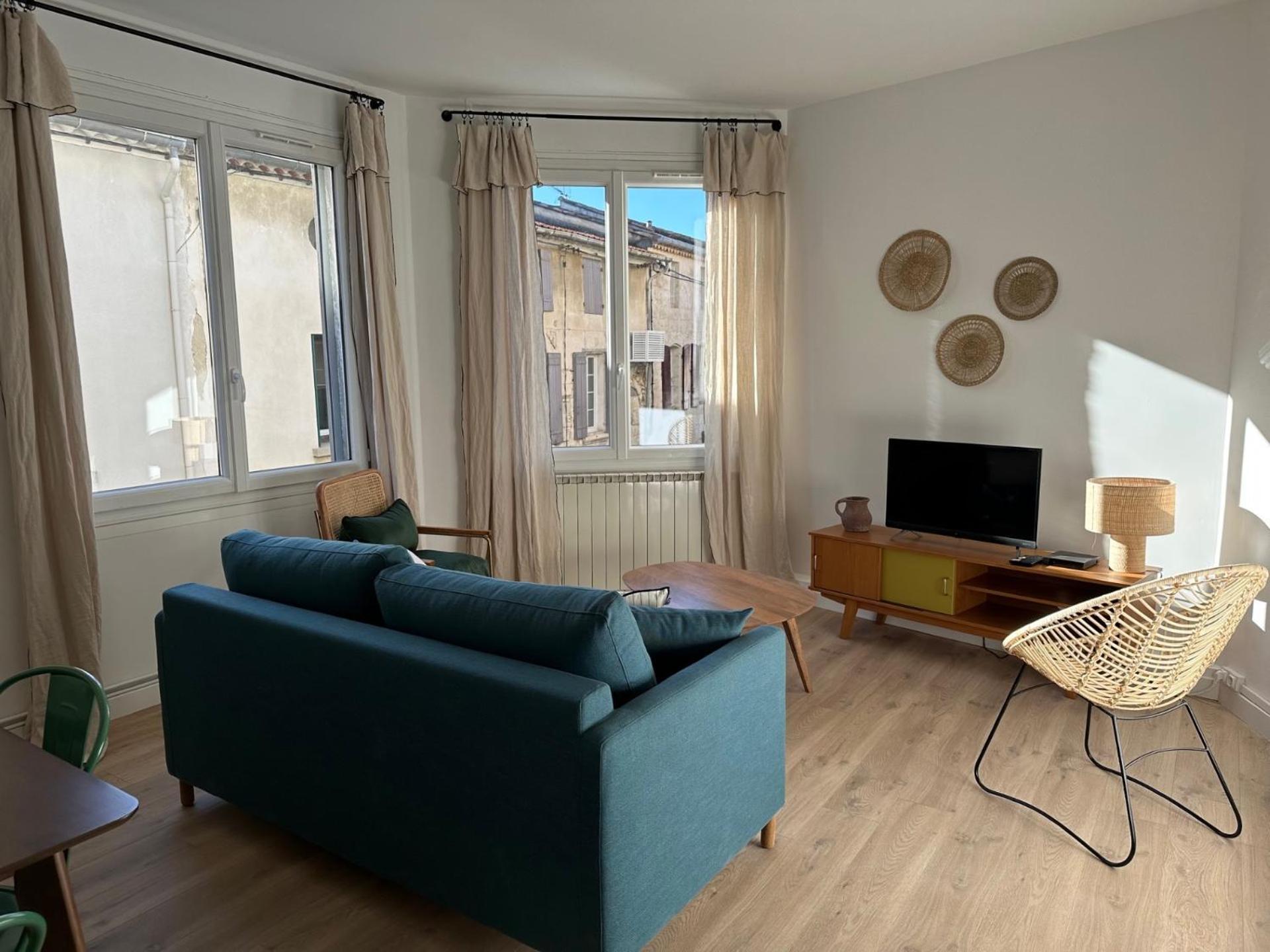 Charmant Appartement 3 Chambres Et Terrasse Eyragues Exterior foto